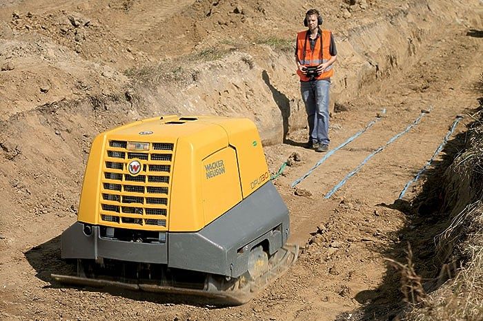 Виброплита реверсивная с пультом управления Wacker Neuson DPU 130 Le [1 170 кг] (трамбовка)